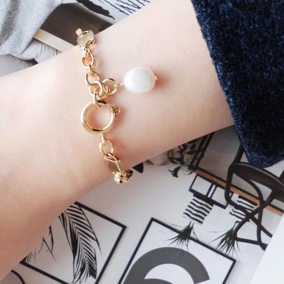 Pearl Charm Gold Bracelet - Picture 5 of 6